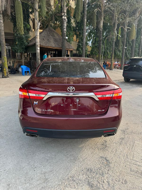 Main image of 2016 Toyota Avalon XLE